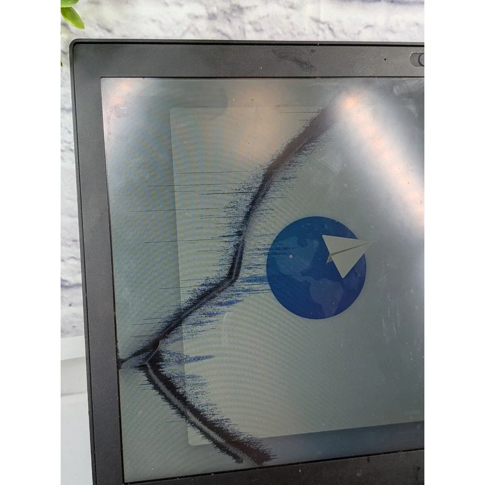 CRACKED SCREEN🚨Lenovo ThinkPad T480s /i5-8350U / 8GB RAM / 240GB SSD *BROKEN*